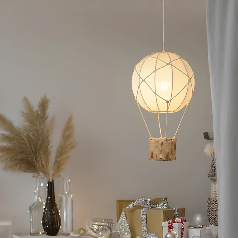 منطاد الهواء الساخن الثريات LE - مراجعة Baby Nursery Hot Air Balloon وسعره