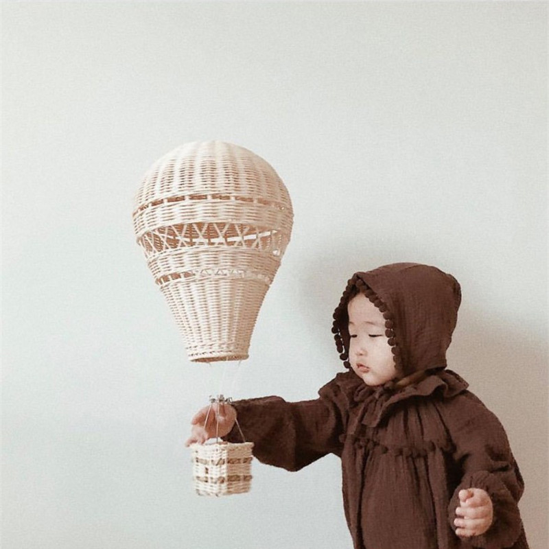 ثريا بالون الهواء الساخن LED ل - مراجعة Baby Nursery Hot Air Balloon وسعره